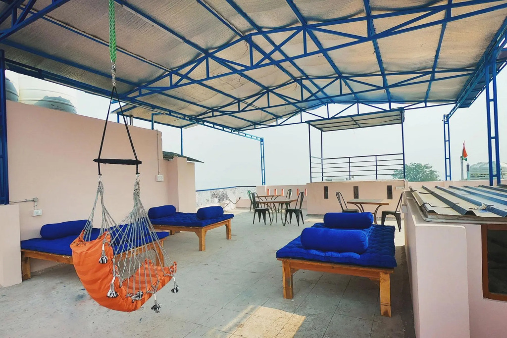 Live Free Hostel Varanasi