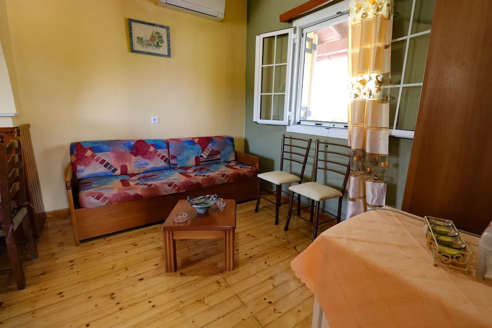 Antigone Apartments