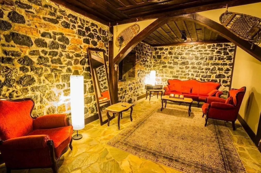 Hadji Amina Villa with Car Rental