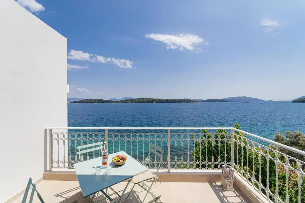 Lefkada Blue Luxury Apartments, Perigiali A6 top floor