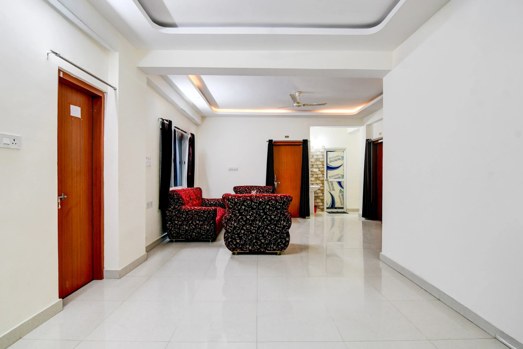 Hotel O M G Garden Balasiring