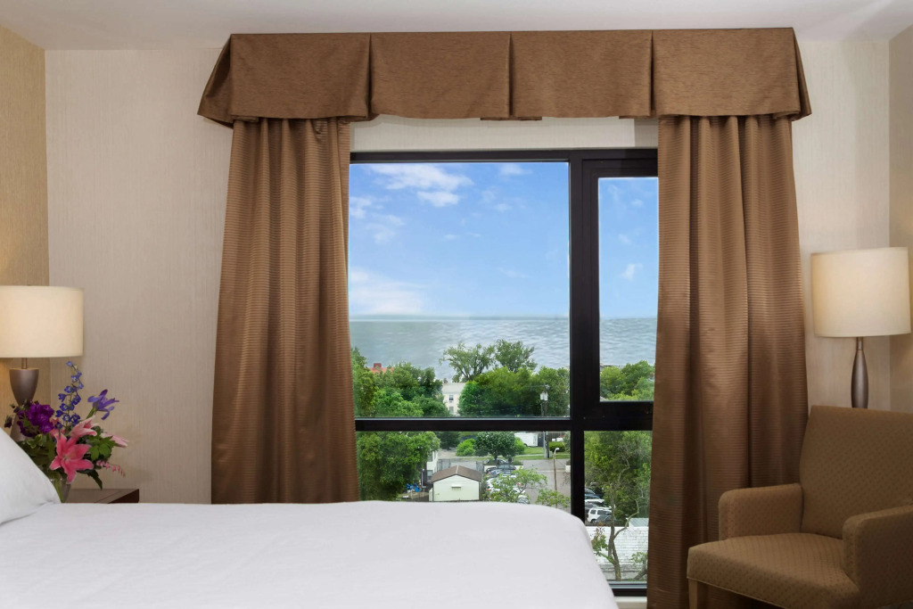 Hilton Garden Inn Burlington Downtown