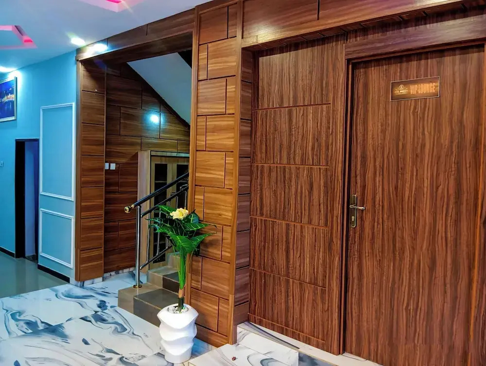 Del Migos Hotel & Suites