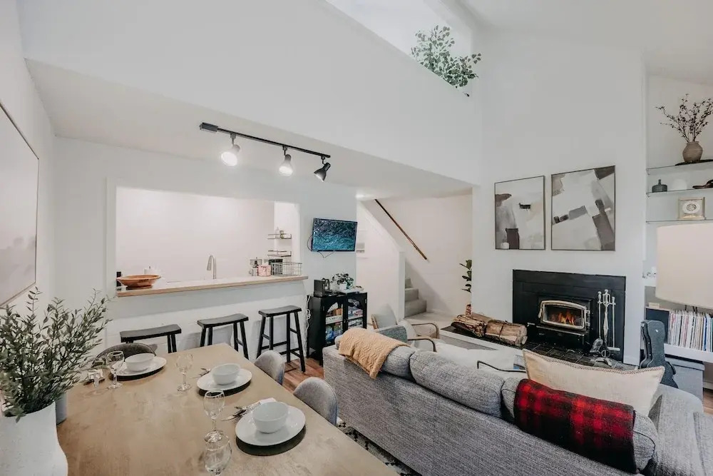 Snowater Condo #42 - Wifi - Pets Ok