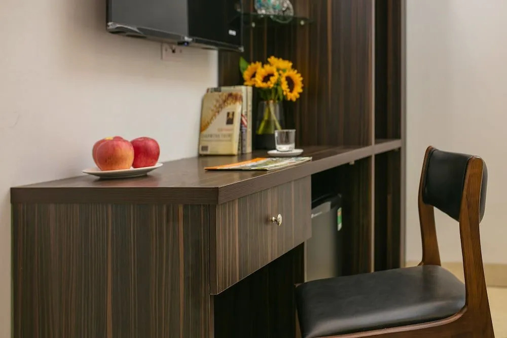 Hanoi Airport Suites Hostel & Travel