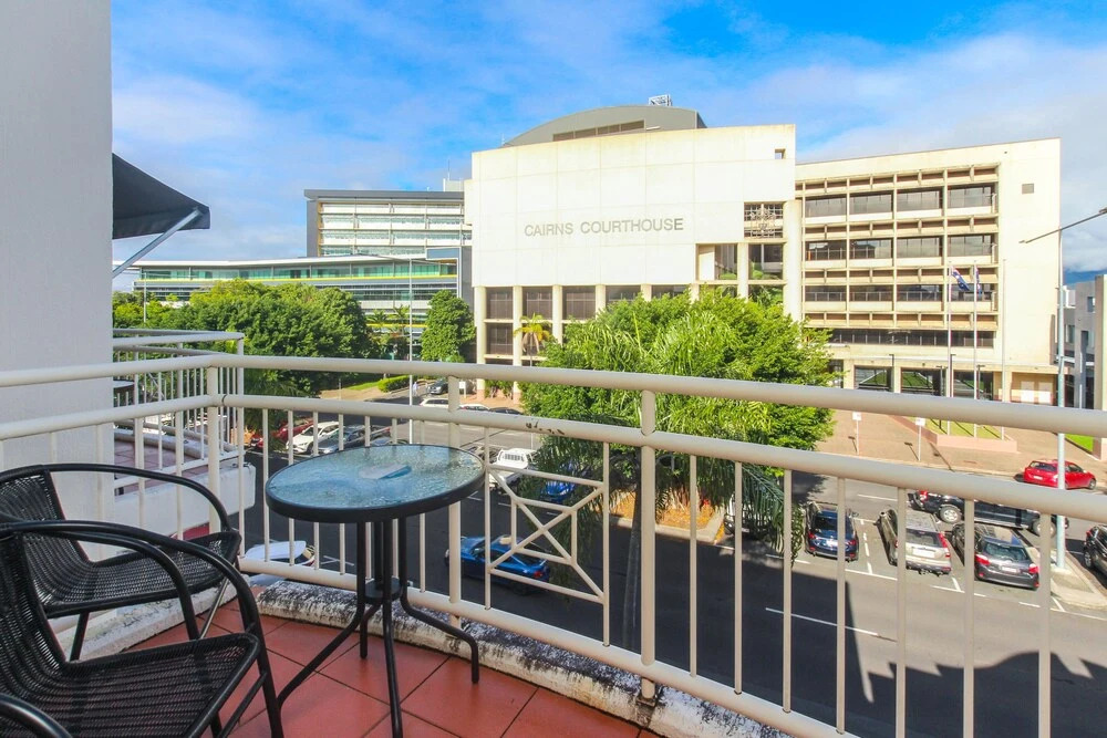 Inner City One Bedroom Apartment 27