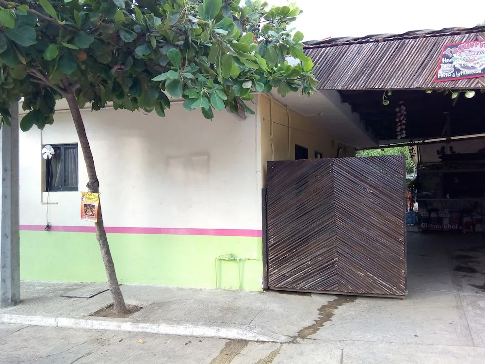 Air Conditioning, Insurance and Economic Room in Zihuatanejo
