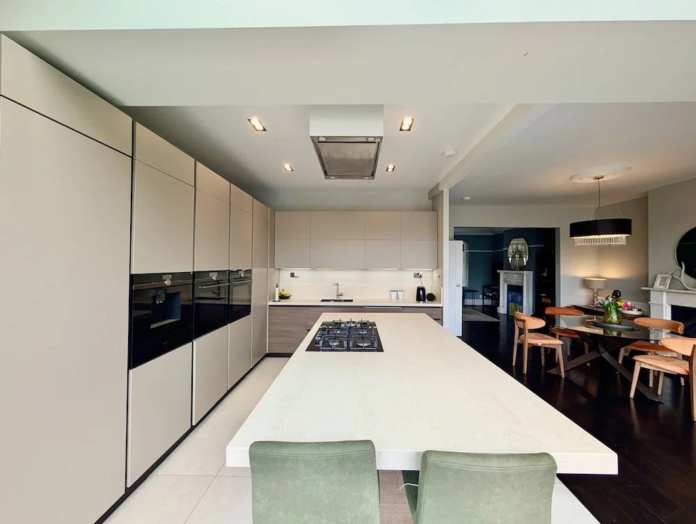 2 Private Ensuite Rooms Shared With Friendly Host