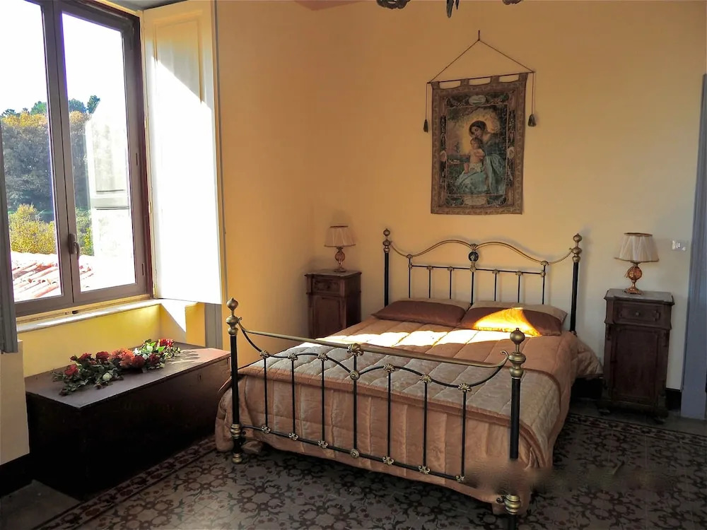 Villa Bonaccorso - antica e maestosa villa con piscina ai piedi dellEtna