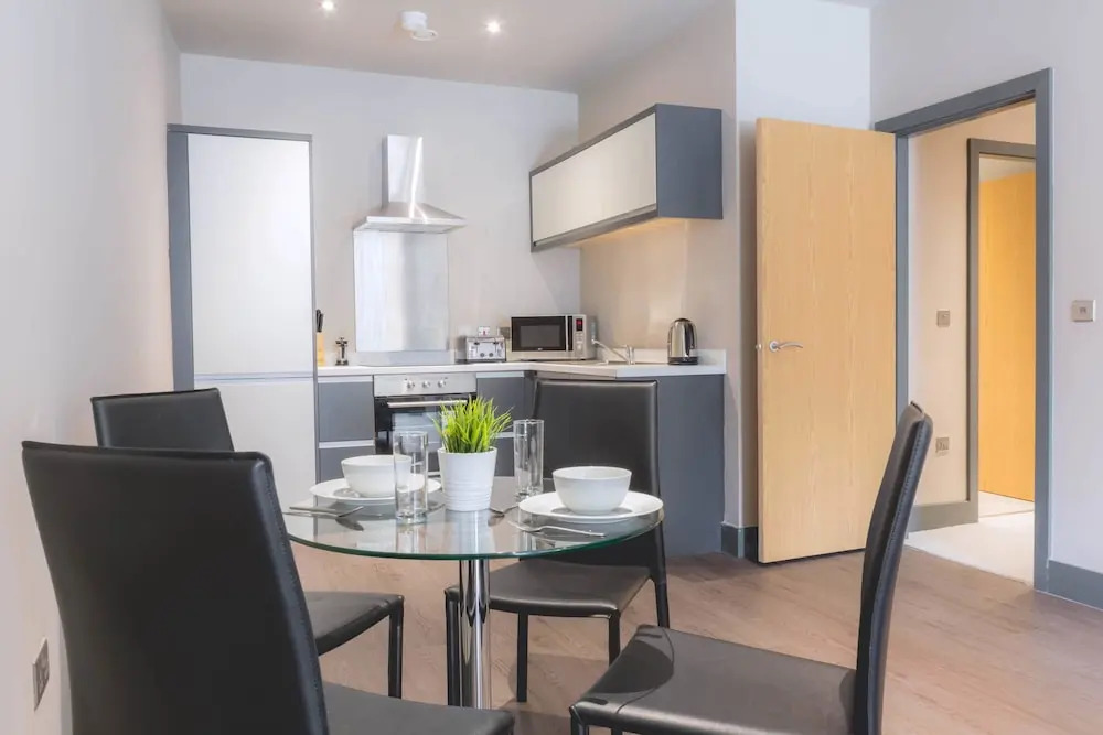 New Zealand House Apartments by Happy Days