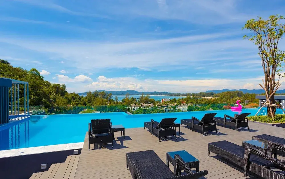 The Aristo Beach Front 713 by Holy Cow