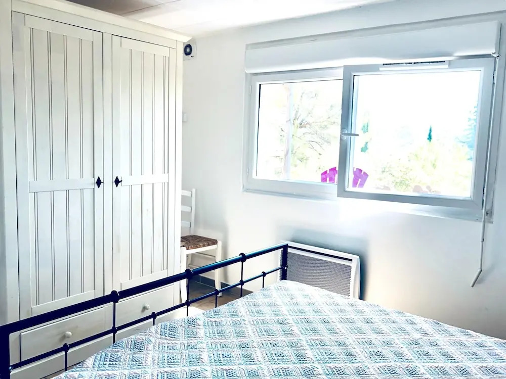 Apartment With one Bedroom in Le Beausset, With Wonderful sea View, Pool Access, Enclosed Garden - 8 km From the Beach