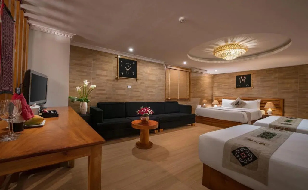 Sunny Mountain Hotel