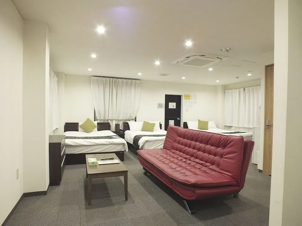Hotel & Condominium airBest