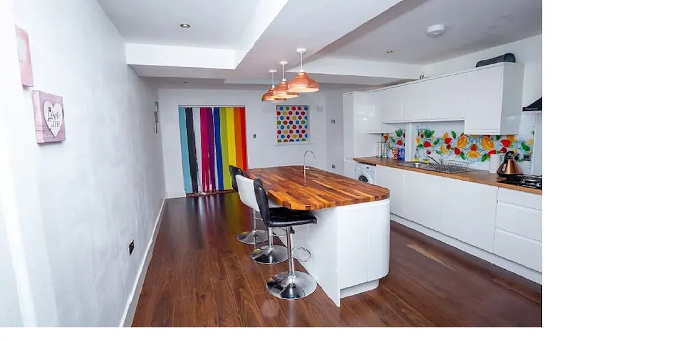 Spacious Home for Groups With Parking