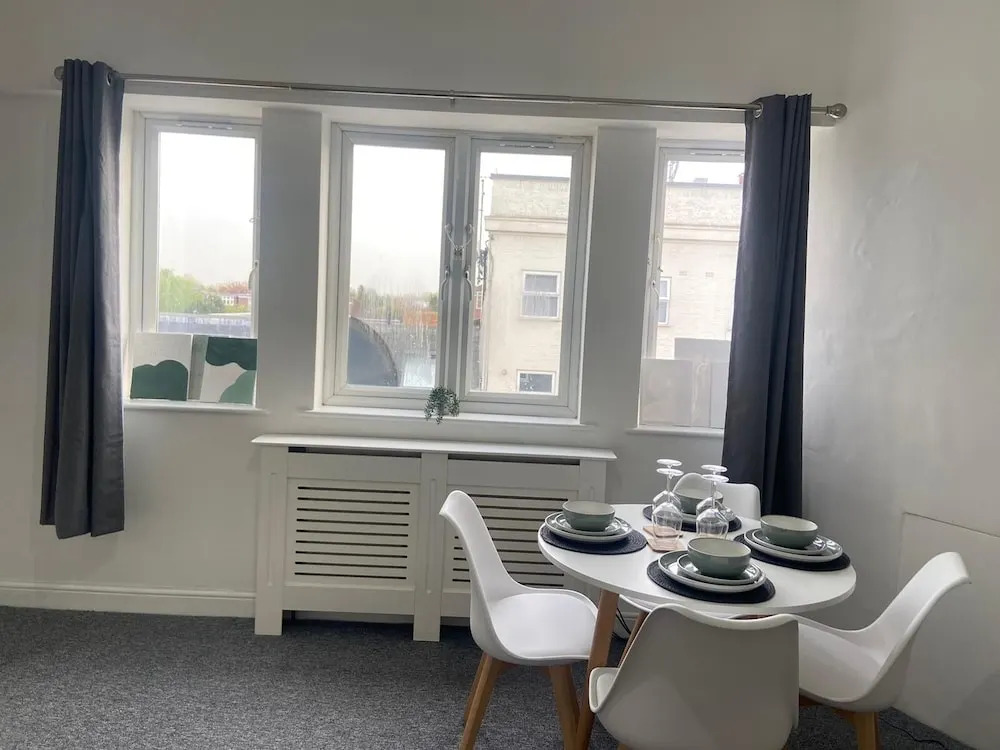 Stunning 2-bed Apartment in Twickenham