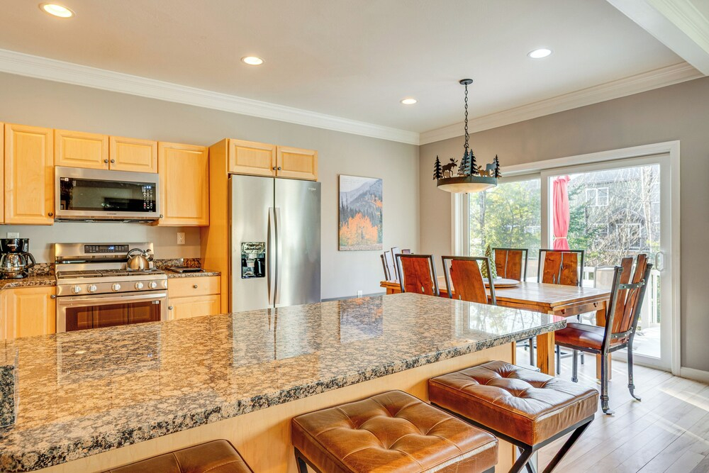 Upscale Retreat at Loon Mountain! Family Townhome