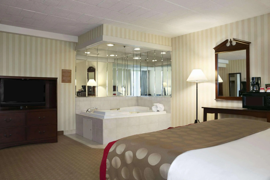 Ramada Greensburg