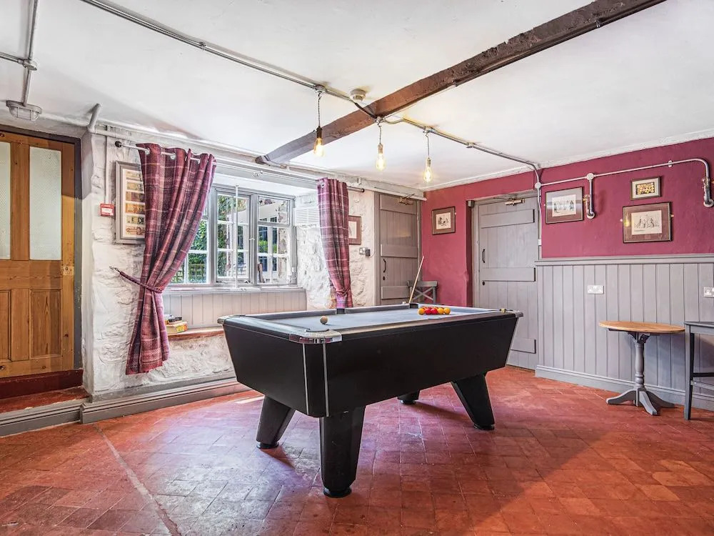 Dragon House Hotel