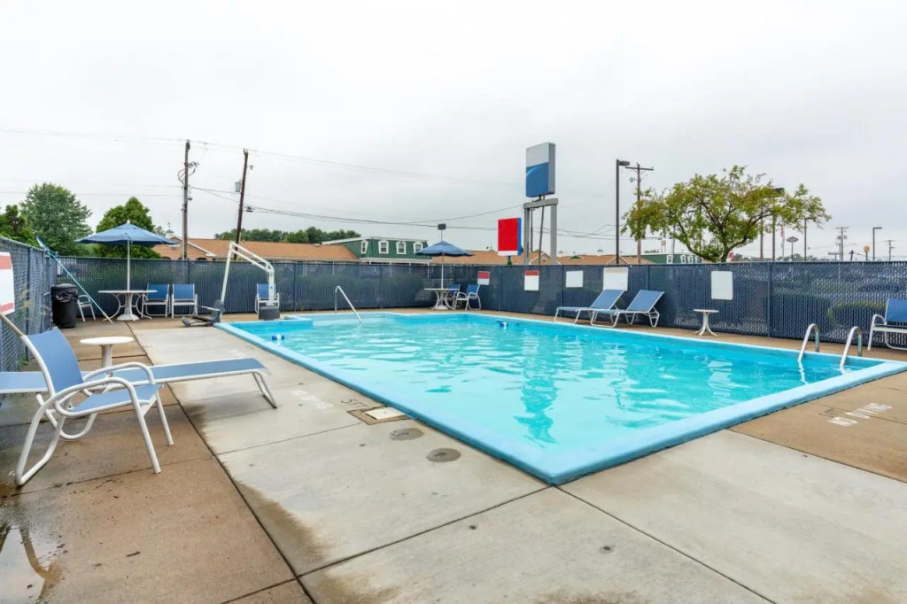 Days Inn by Wyndham New Philadelphia