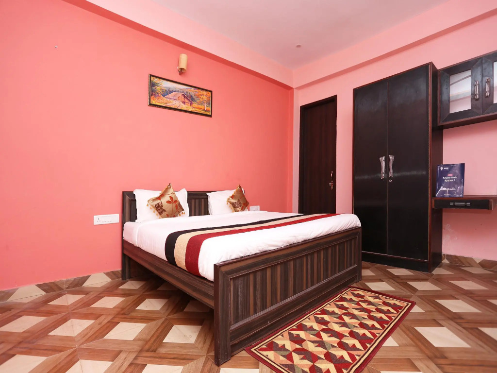 OYO 12220 Krishnavi INN