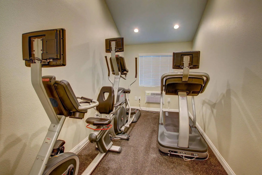 Sunshine Suites at Hillcrest