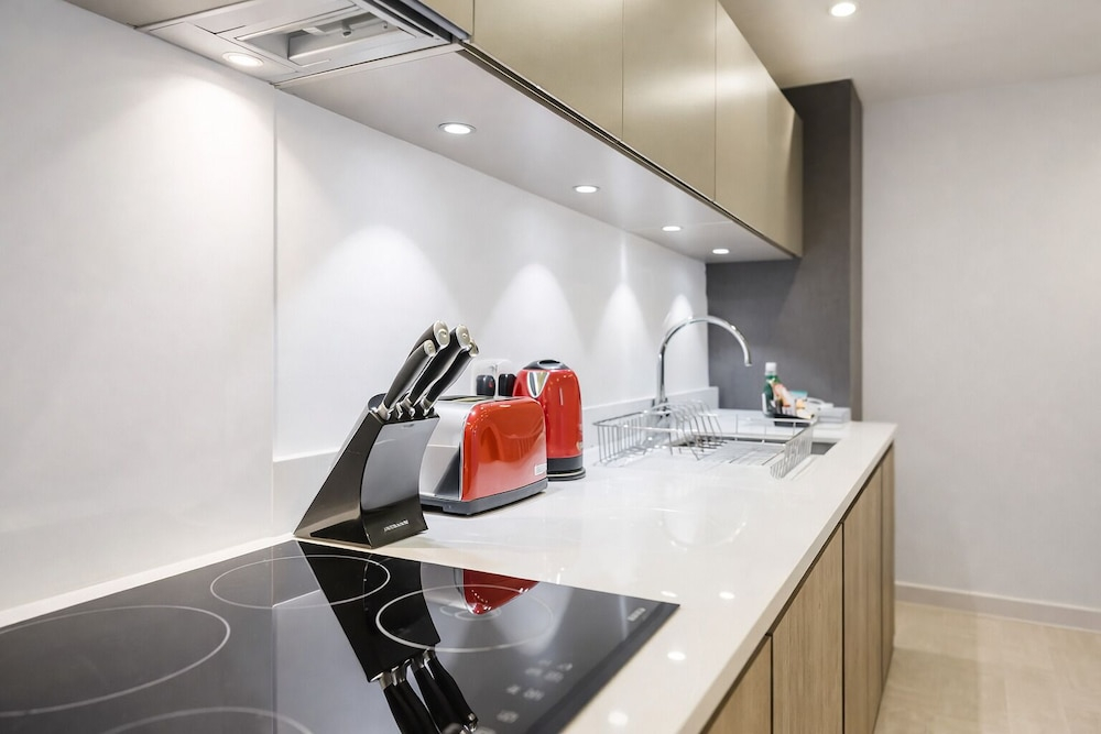 Roomspace Serviced Apartments - The Quadrant
