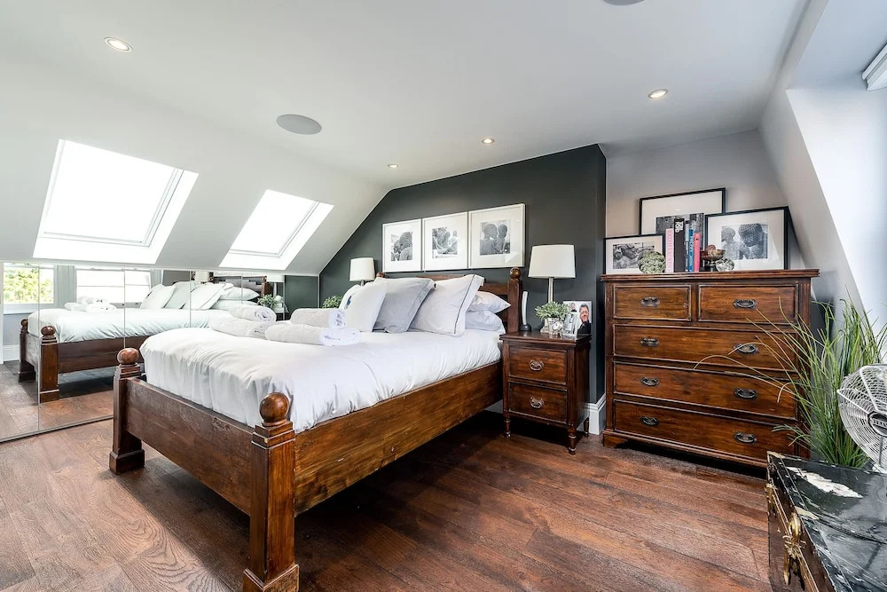 Luxurious Wandsworth Home Close to Putney Heath by Underthedoormat