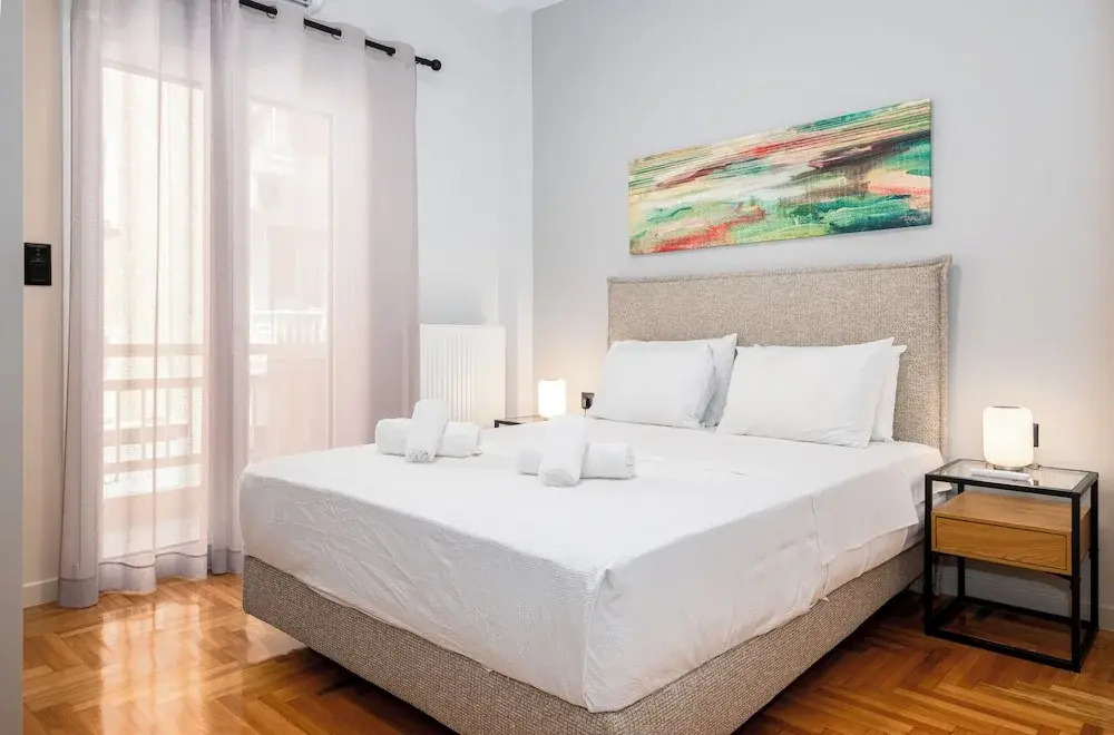 Stylish 2BR flat near hospital & metro