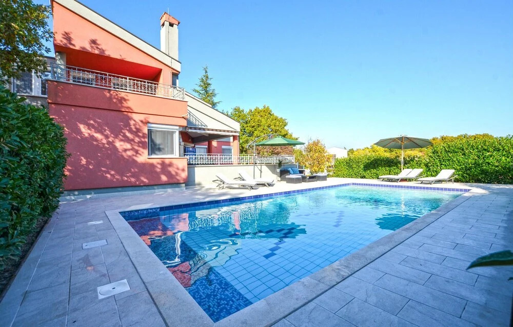 Beautiful Home in Rovinjsko Selo With Outdoor Swimming Pool, Wifi and 3 Bedrooms