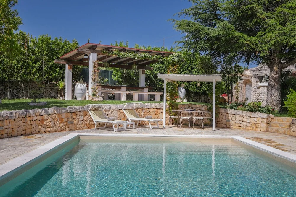 TD Dimora di Genna Trulletto with Lush Garden Pool