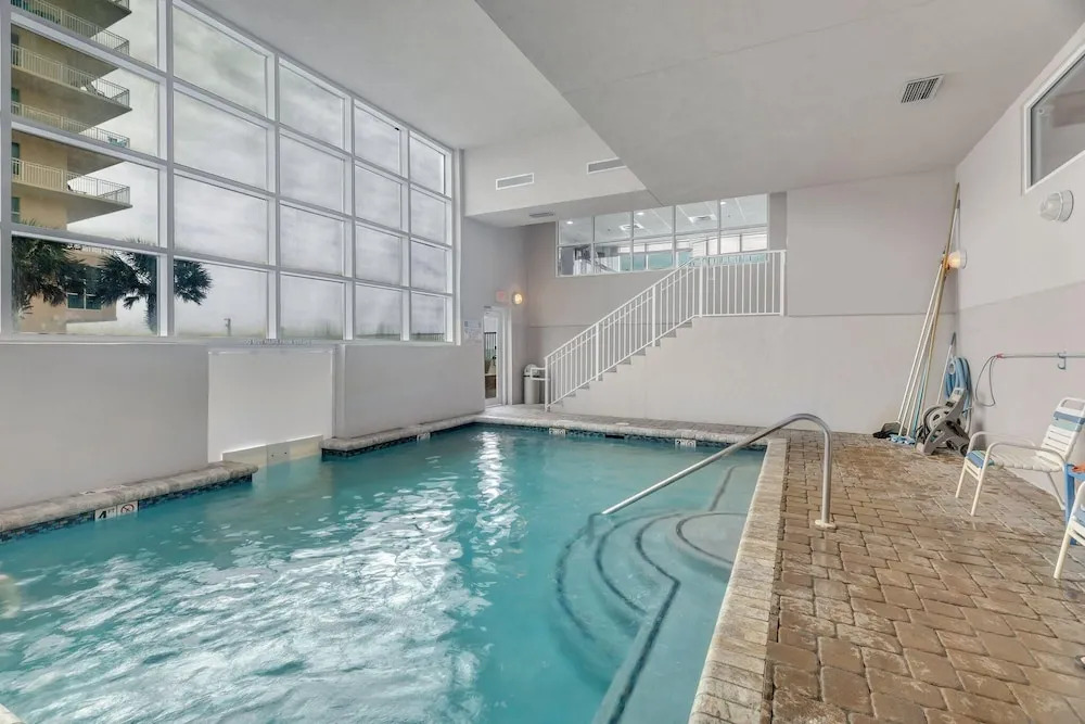 Crystal Shores W 301