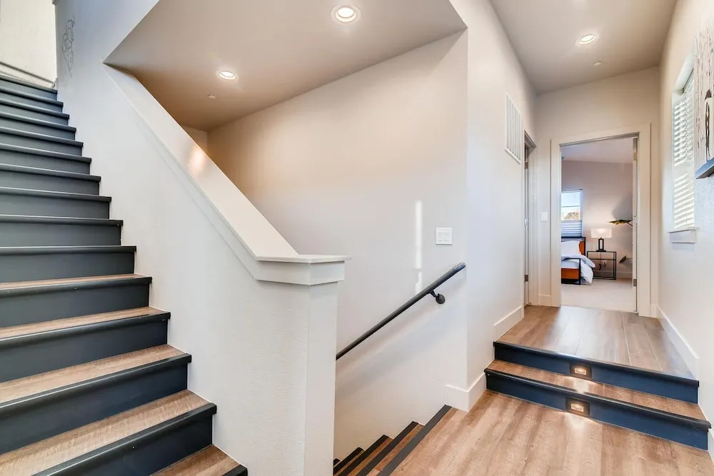 Fancy Townhome near Old Town, Breweries and River!