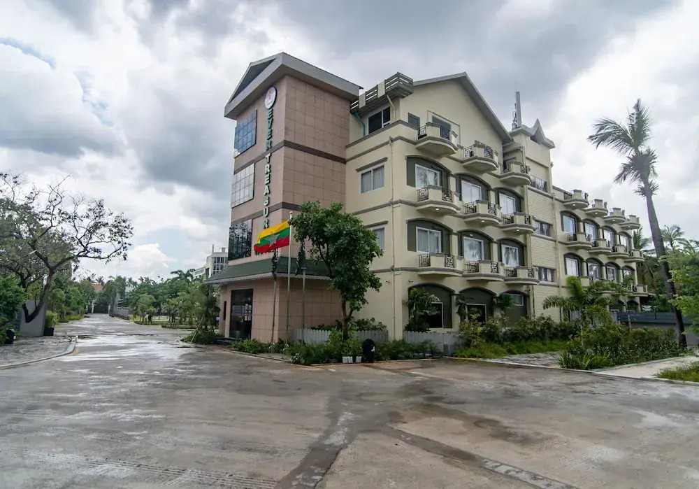 Ever Treasure Hotel