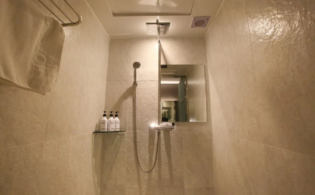 Gram Hotel