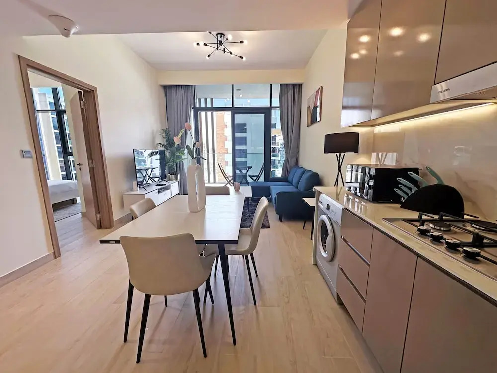 Luxury StayCation - Comfy Condo With Balcony In The Heart of Meydan
