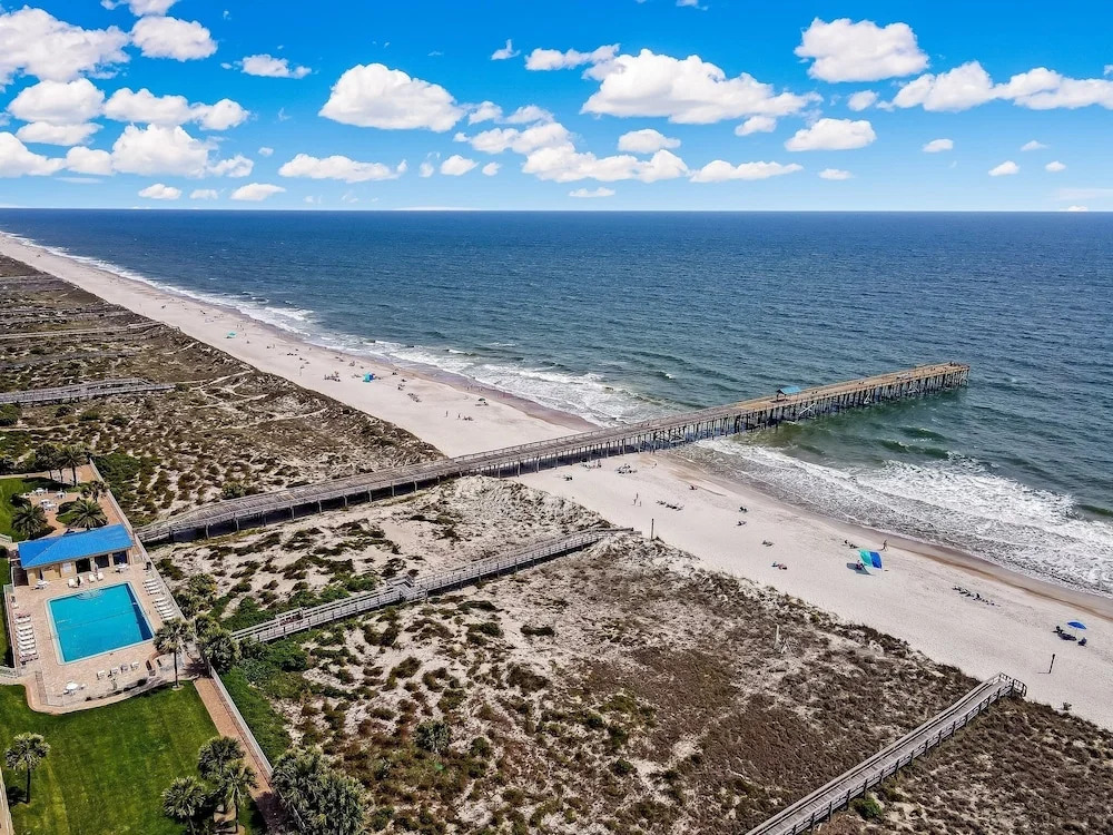 Beachfront 6th floor Condo w/ Ocean View Amelia by the Sea