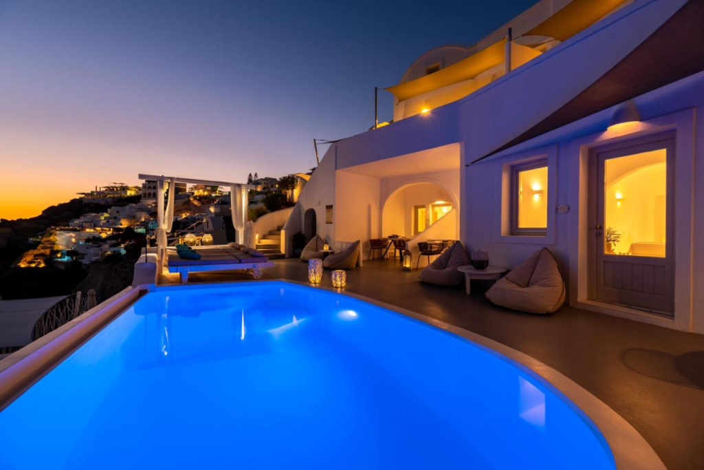Kima Oia Suites