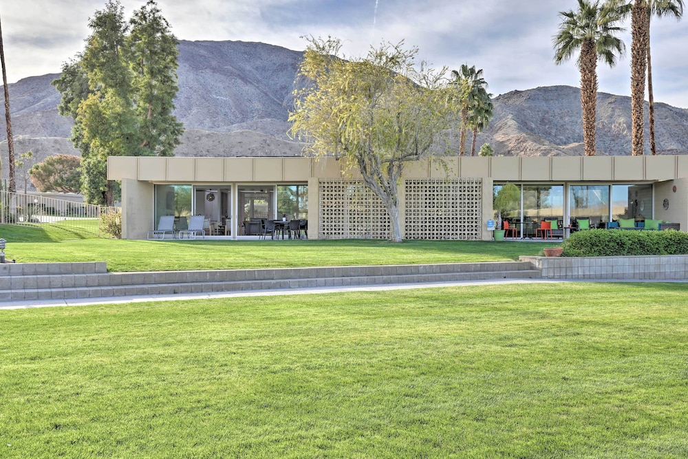Luxe Palm Desert Home: Patio, Grill & Mtn Views!