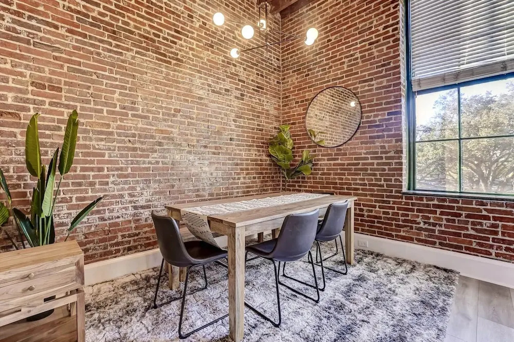 West End Loft - Downtown 5 min Walk to River St, Savannah