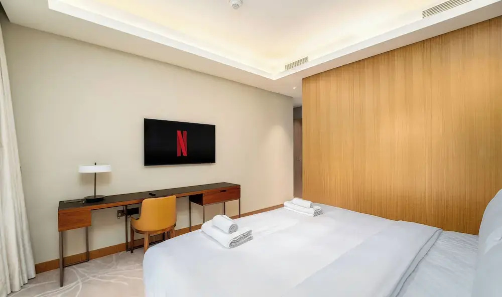 Posh 2 BR in Address Opera Mall Access