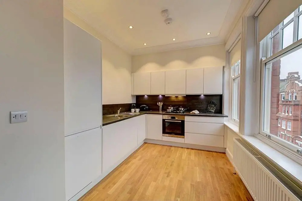 Modern 3 Bed Apartment Next to the Park - 210a