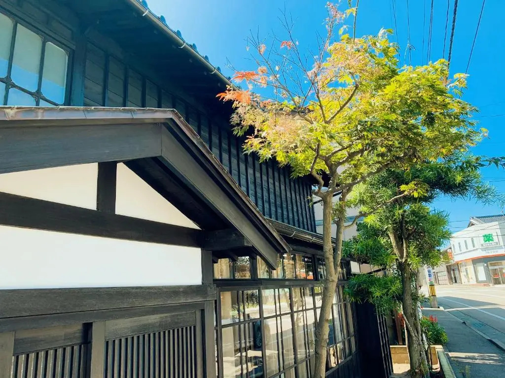 B&B MIKAWA Info Centre - Kanazawa Fish Harbour
