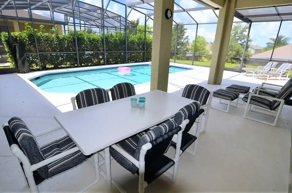 LP429CR - 5 beds pool & spa home - Game room
