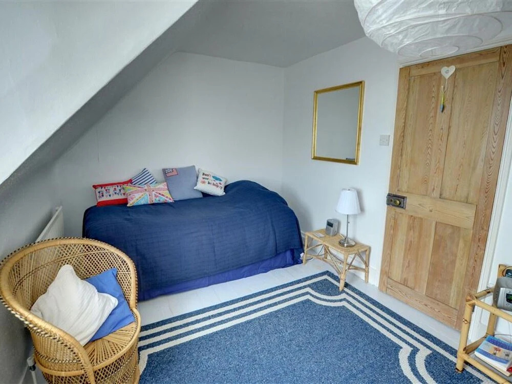 Vintage Holiday Home in Hythe With Garden