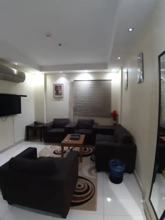 Oyo 482 Sewan Hotel Apparments