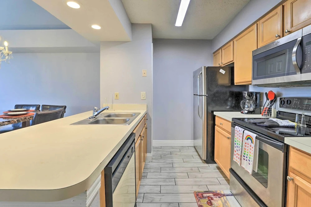 Laguna Bay Resort Condo ~ 8 Mi to Disney!