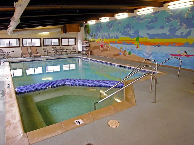 Baraga Lakeside Inn