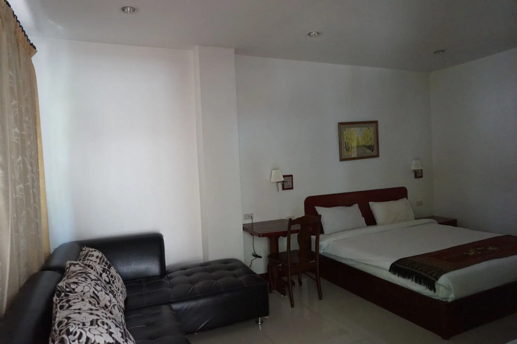 Phanthipha Residence (SHA Extra Plus)