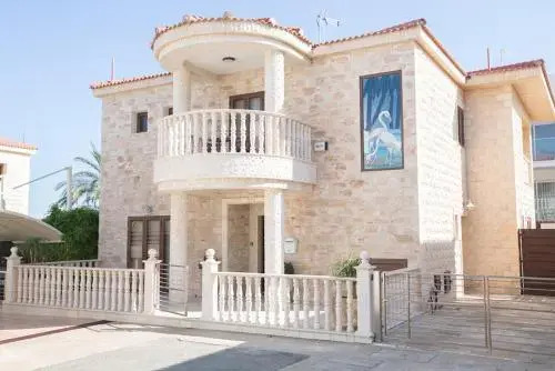 Imagine Your Family Renting a Luxury Holiday Villa Close To Paralimni’S Main Attractions, Paralimni Villa 1221
